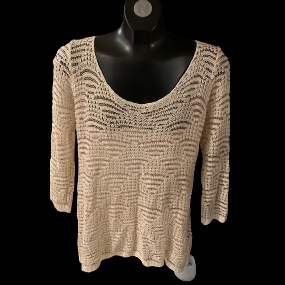 Beautiful  top size m - Picture 2 of 8